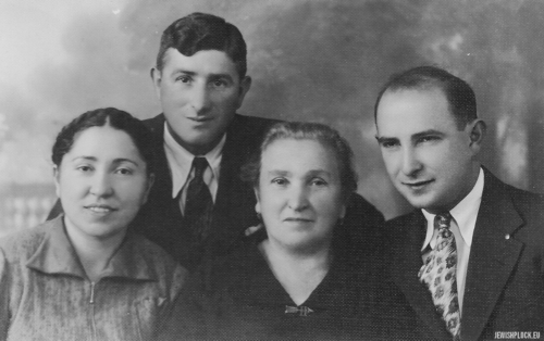 Hinda Małka Perelgryc with daughter Chana Rachel and son Motel, Płock, 1930s
